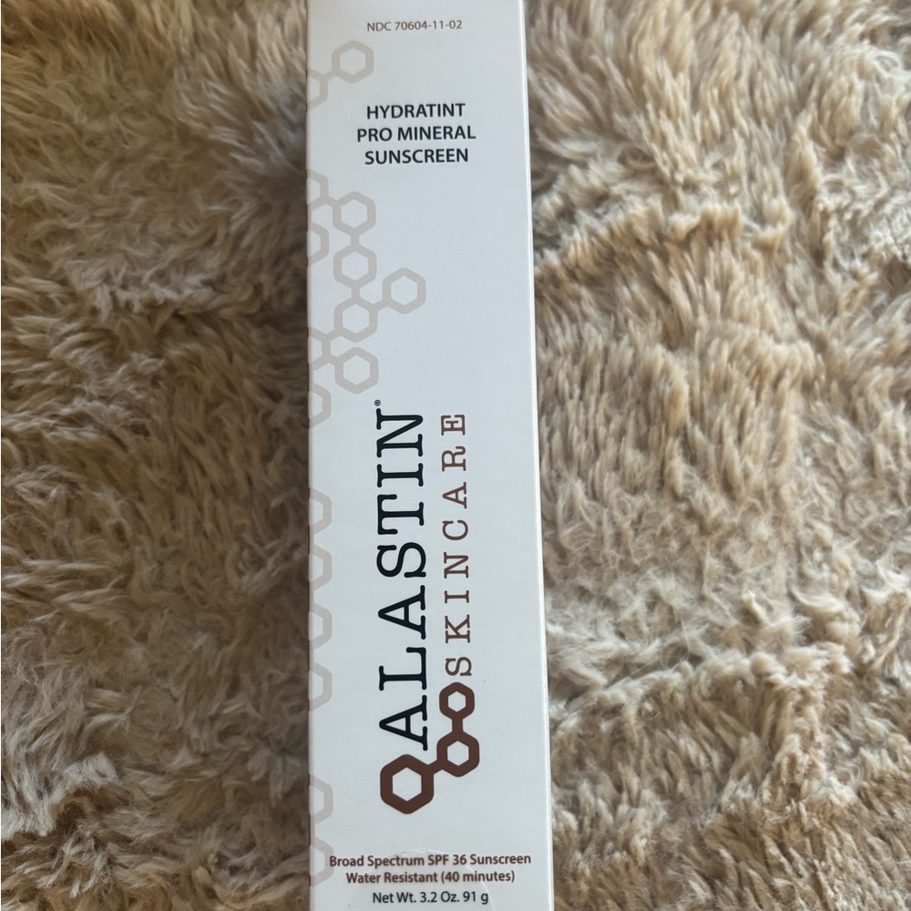 Allastin Skincare Hydratint Pro Mineral Sunscreen SPF 36